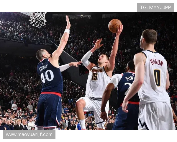 激情碰撞攻防博弈一场篮球比赛的全景式复盘与启示成长精神与团队战术亮点 - 副本 - 副本