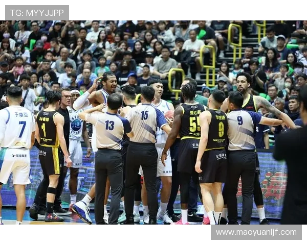 激情碰撞攻防博弈一场篮球比赛的全景式复盘与启示成长精神与团队战术亮点 - 副本 (3) - 副本