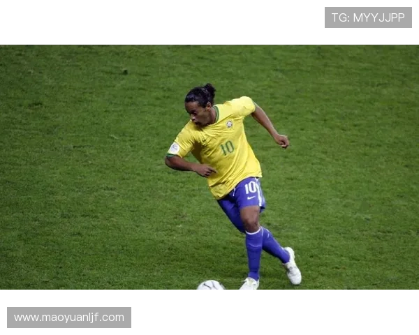 罗纳尔迪尼奥牛尾巴绝技背后的艺术与足球灵魂传奇魅力与时代印记 - 副本 (2) 罗纳尔迪尼奥牛尾巴绝技背后的艺术与足球灵魂传奇魅力与时代印记 - 副本 (2)