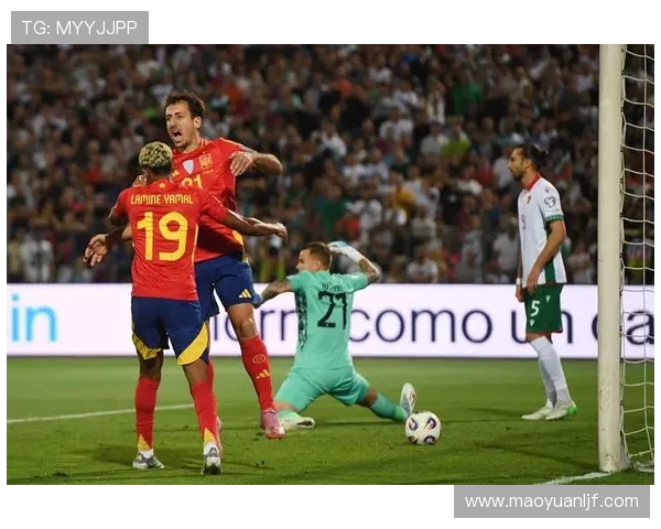 世界杯慈善足球赛：球场上的激情与爱心共舞，传递温暖与希望